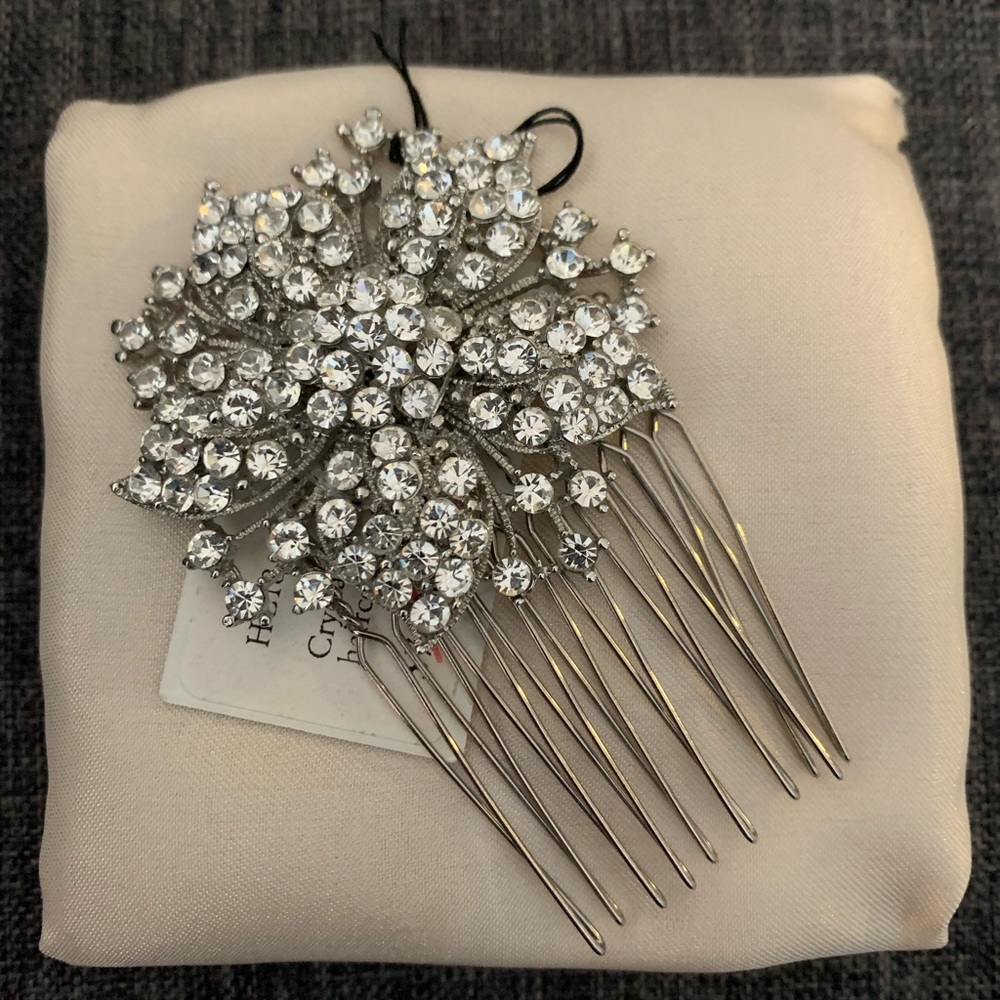 Giavan silver hair piece